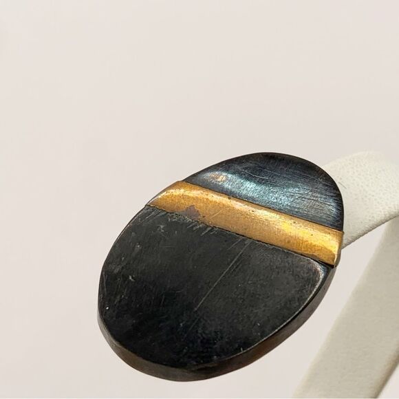 Vintage black bone and brass inlay stripe chunky oval stud earrings - Picture 6 of 13